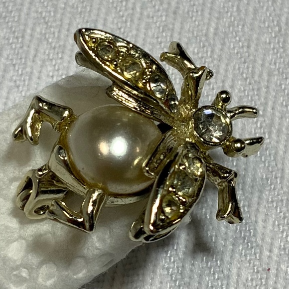 Butterfly and Flying Insect Pins - Picture 6 of 9